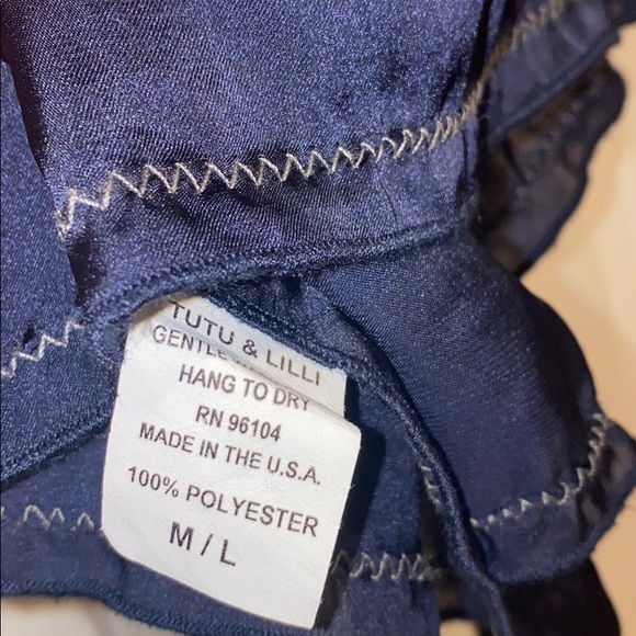 Tutu and Lilli polyester satin top, M/L - Picture 4 of 4